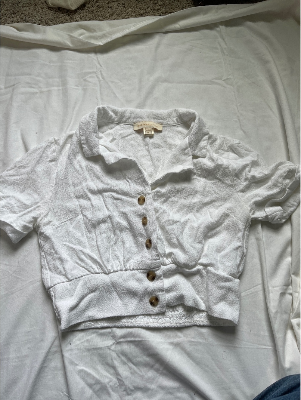 Monteau Los Angeles White Textured Short Sleeve Button-Up Crop Top, Size M